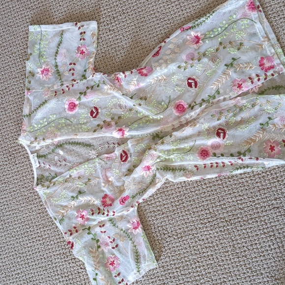 Trendy JS Embroidered Open Front Tulle Kimino - Picture 8 of 13